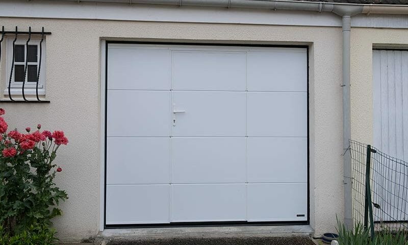 Pose porte de garage aluminium aludoor à Fontenay le Vicomte