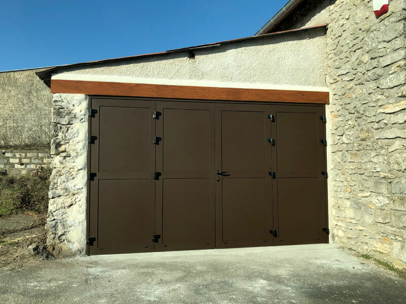 Porte de garage aluminium marron