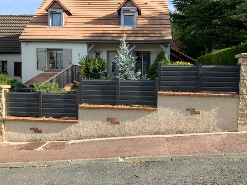 Pose d'une clôture à Baulne (Essonne)