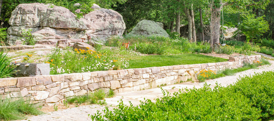 Muret de jardin en pierre