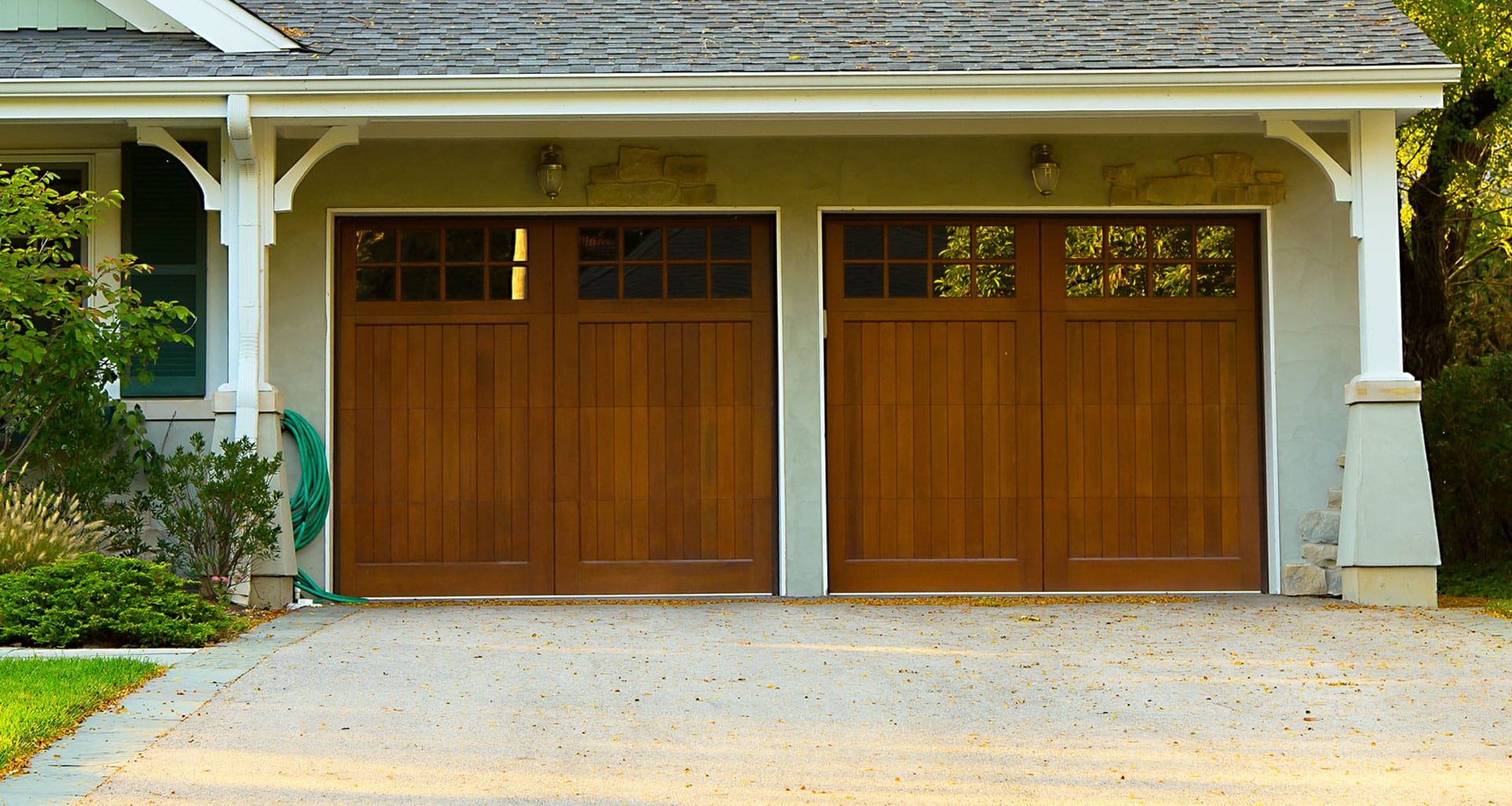 réalisation d'une double porte de garage en bois